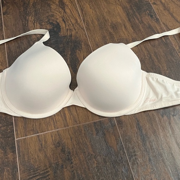 Victoria's Secret Cream T-Shirt Bra with Underwire - Picture 1 of 3